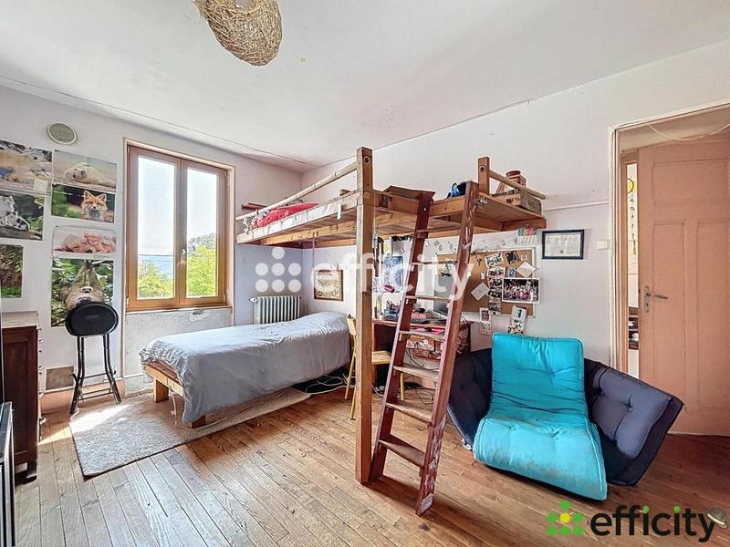 Maison - 390 m² - 12 pièces