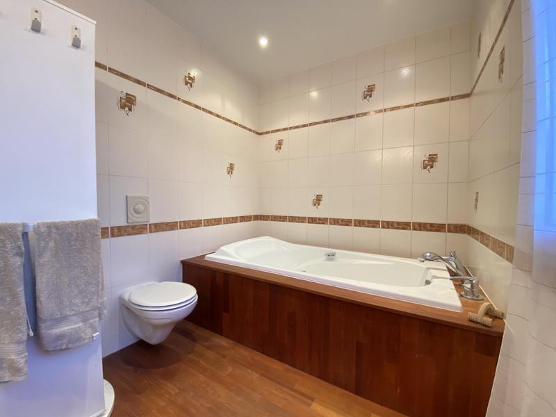 Villa - 183 m² - 7 pièces