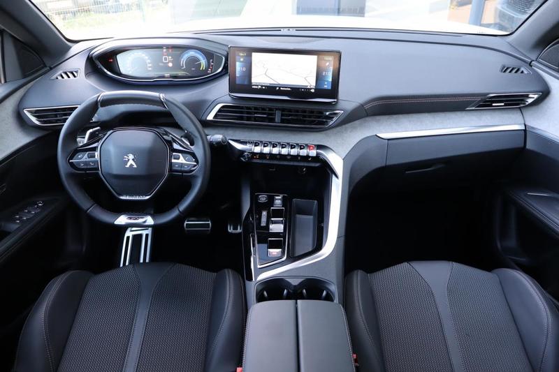 Peugeot 3008 II (2) 1.6 Hybrid 225 Gt E-Eat8