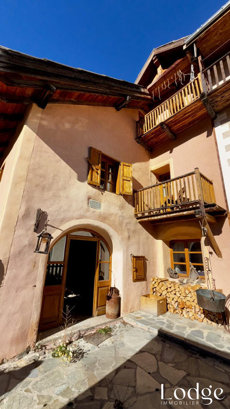 Maison - 440 m² - 12 pièces