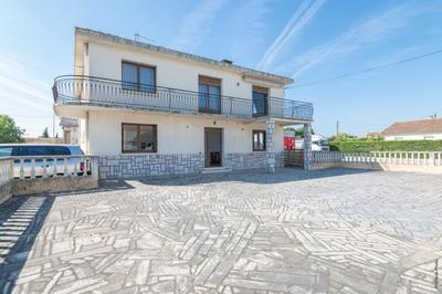 Immeuble - 200 m² - 4 pièces