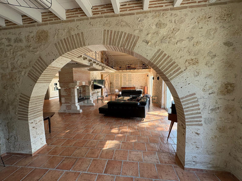 Maison - 350 m² - 10 pièces