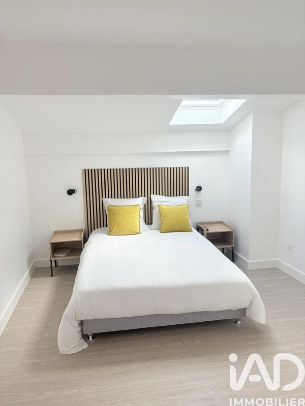 Maison - 240 m² - 9 pièces