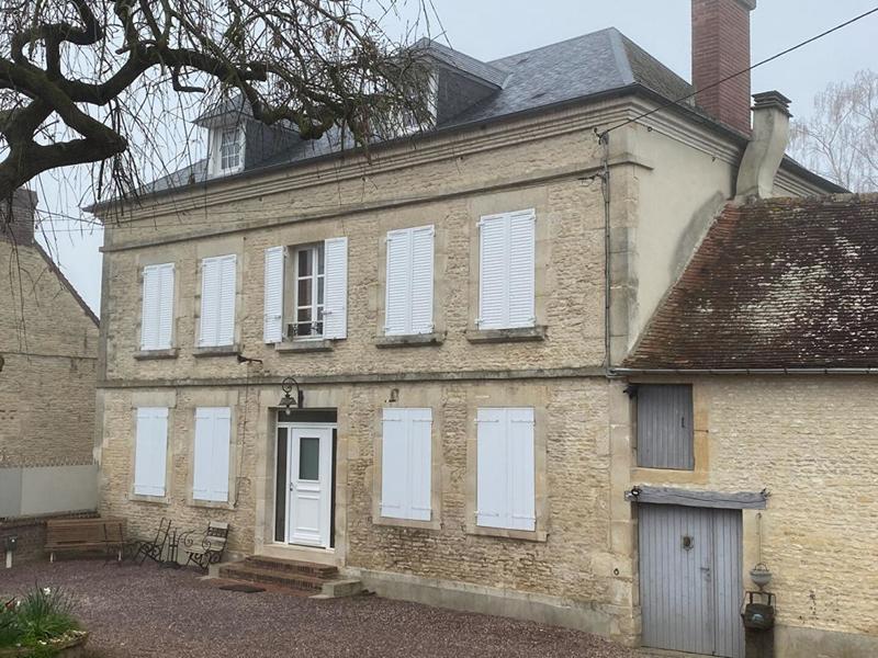 Maison - 185 m² - 8 pièces
