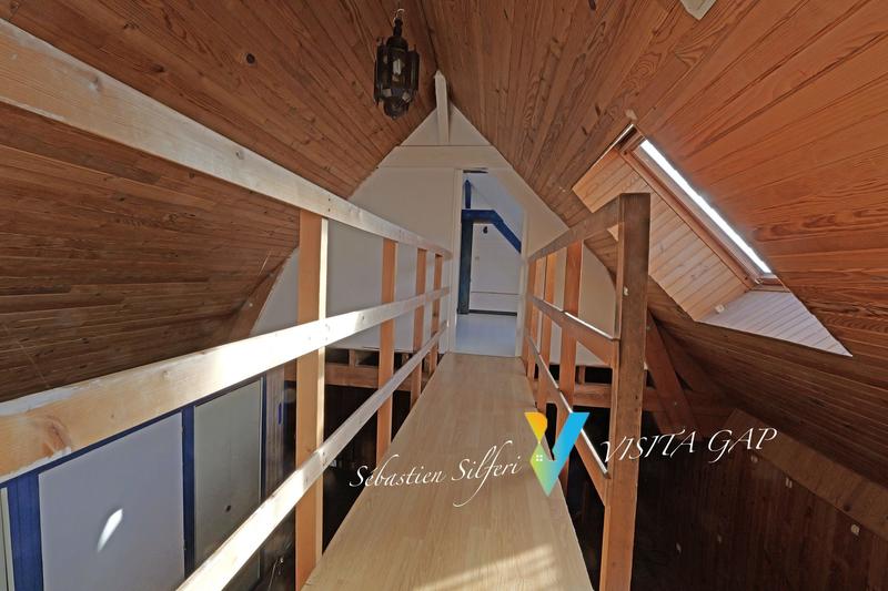 Maison - 107 m² - 6 pièces