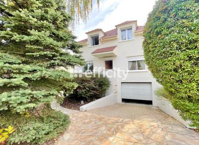 Maison - 155 m² - 7 pièces