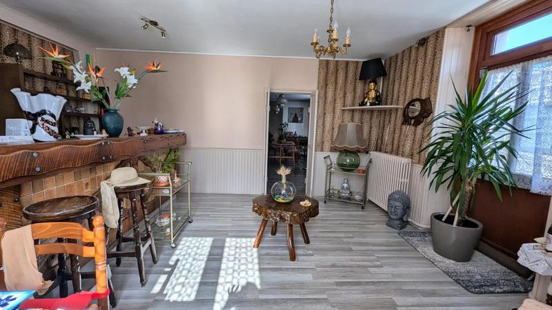 Maison - 225 m² - 8 pièces