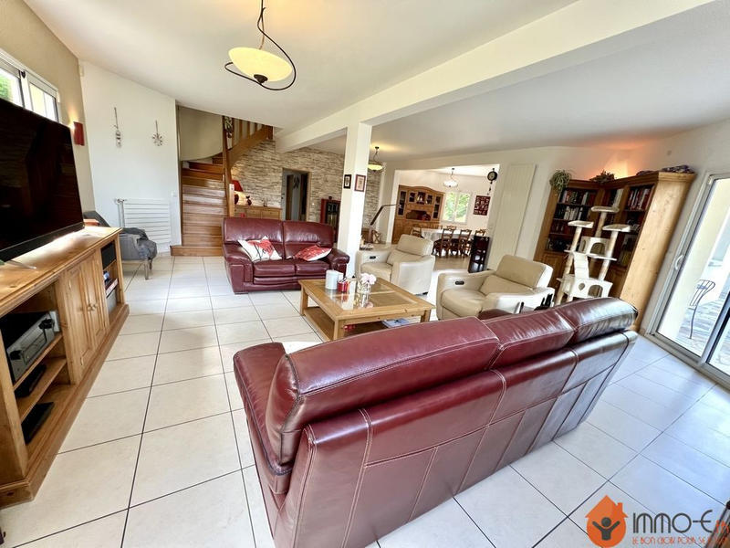 Maison - 296 m² - 7 pièces