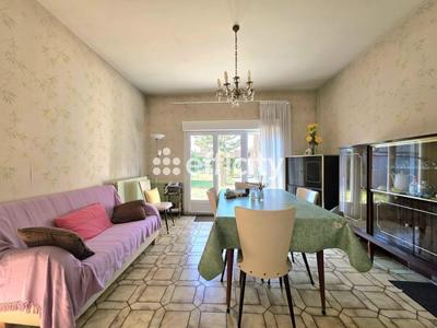 Maison traditionnelle - 149 m² - 6 pièces