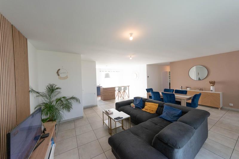 Maison - 90 m² - 5 pièces