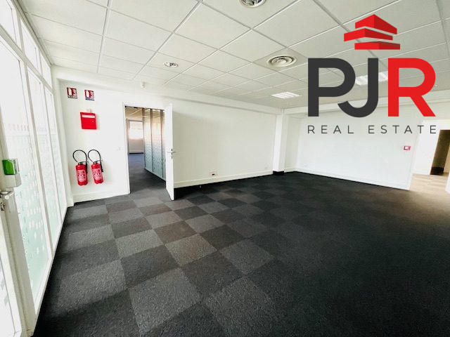 Bureau - 675 m²