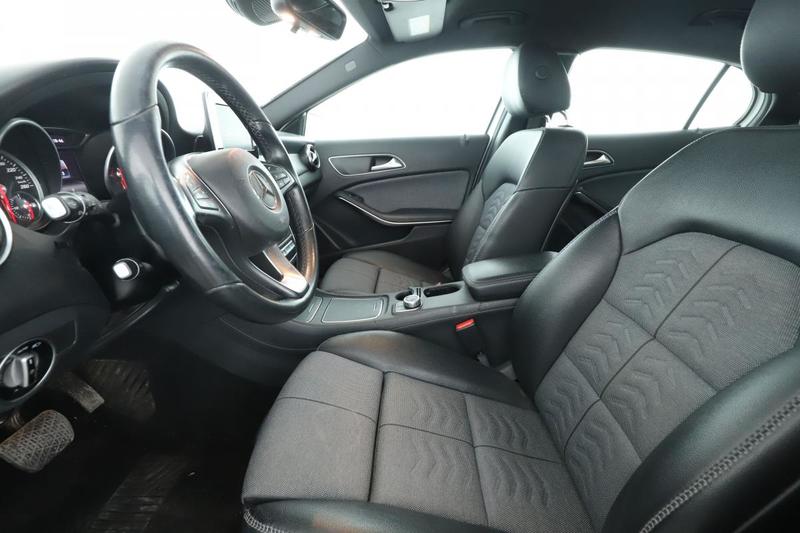 Mercedes Gla 180 d Inspiration 7g-Dct 109 ch