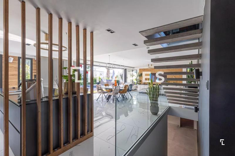 Villa - 242 m² - 5 pièces