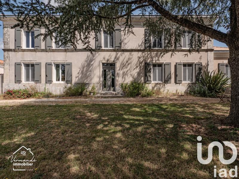 Maison - 225 m² - 6 pièces