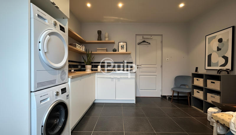 Maison - 195 m² - 8 pièces