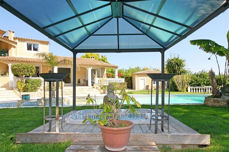 Villa - 310 m² - 8 pièces