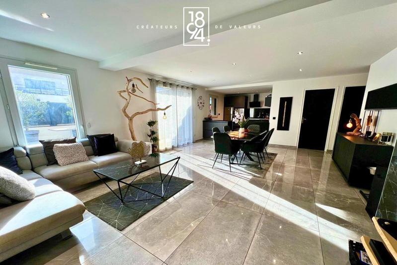 Appartement - 82 m² - 3 pièces