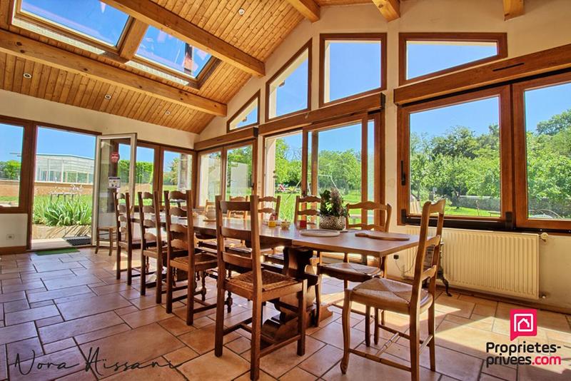 Demeure - 1 000 m² - 15 pièces