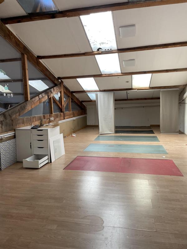 Entrepôt - 135 m² - 3 pièces