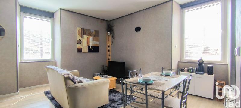 Maison - 243 m² - 15 pièces