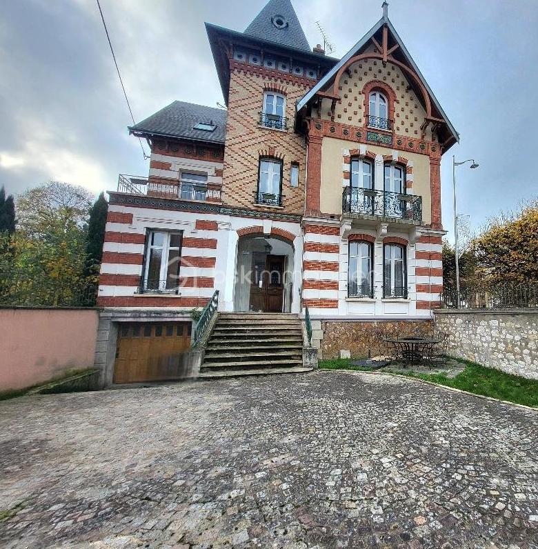 Demeure - 240 m² - 7 pièces