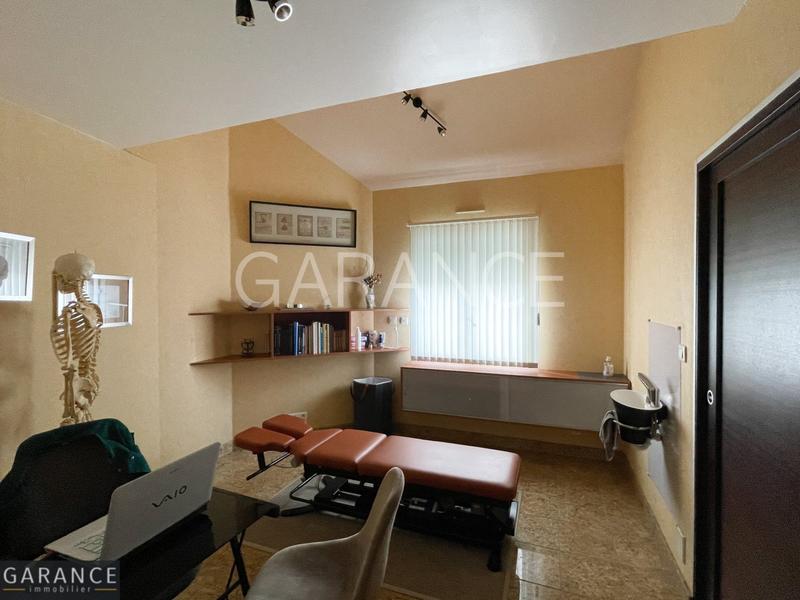 Maison - 211 m² - 6 pièces