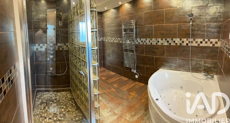 Maison - 130 m² - 6 pièces