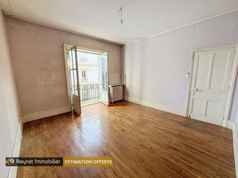 Maison - 277 m² - 12 pièces