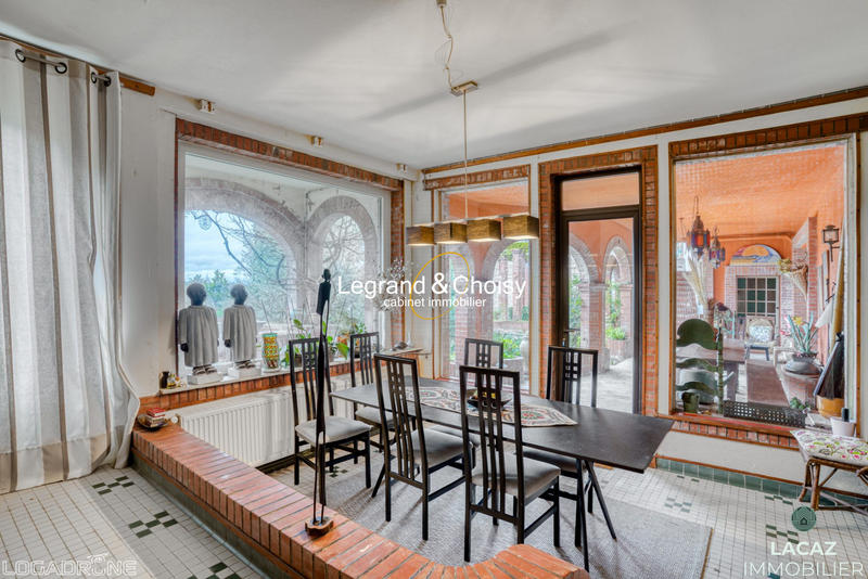 Maison - 320 m² - 10 pièces