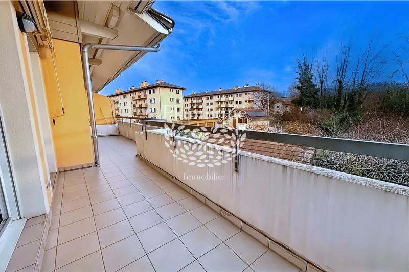 Appartement - 101 m² - 4 pièces