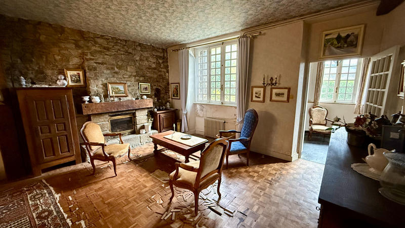 Maison - 1 200 m² - 6 pièces