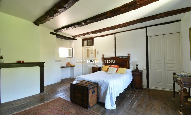 Maison - 223 m² - 8 pièces