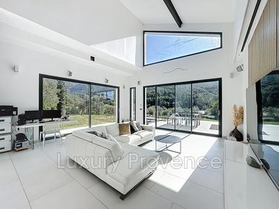 Maison - 174 m² - 5 pièces