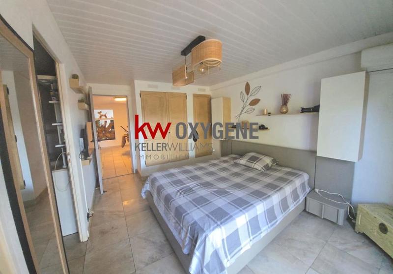 Maison - 215 m² - 9 pièces