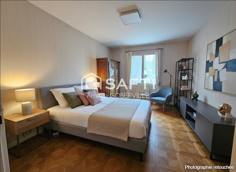 Maison - 157 m² - 7 pièces