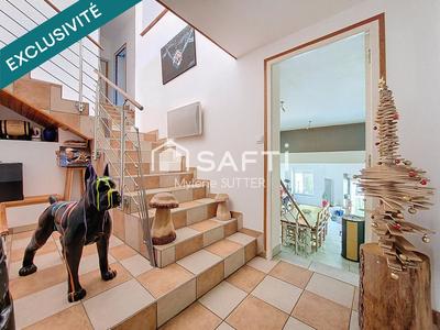 Maison - 223 m² - 7 pièces