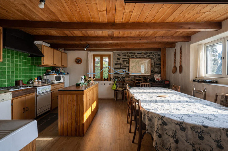 Maison ancienne - 190 m² - 7 pièces