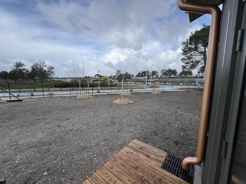 Local commercial - 697 m² - 5 pièces