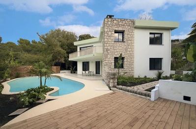 Maison - 212 m² - 6 pièces