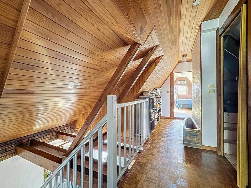 Maison - 181 m² - 9 pièces