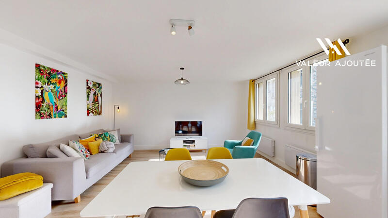 Maison - 107 m² - 6 pièces