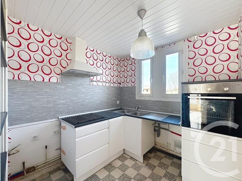 Appartement - 80 m² - 5 pièces