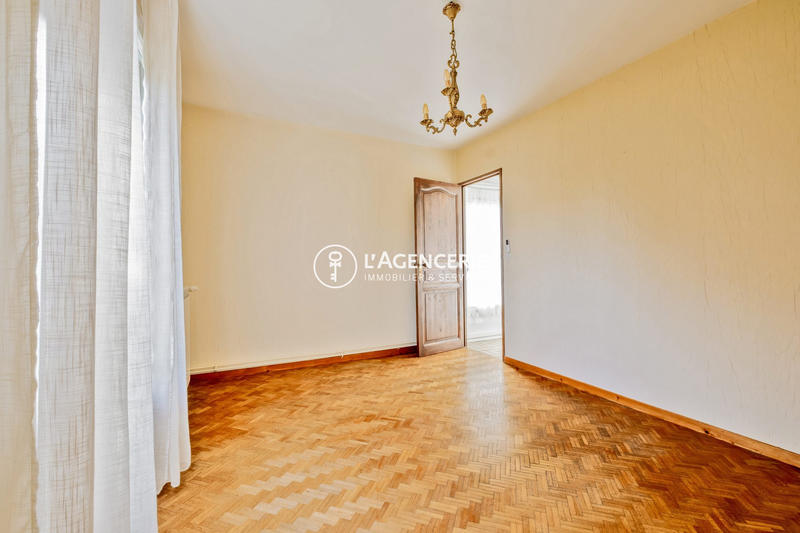 Maison - 92 m² - 4 pièces