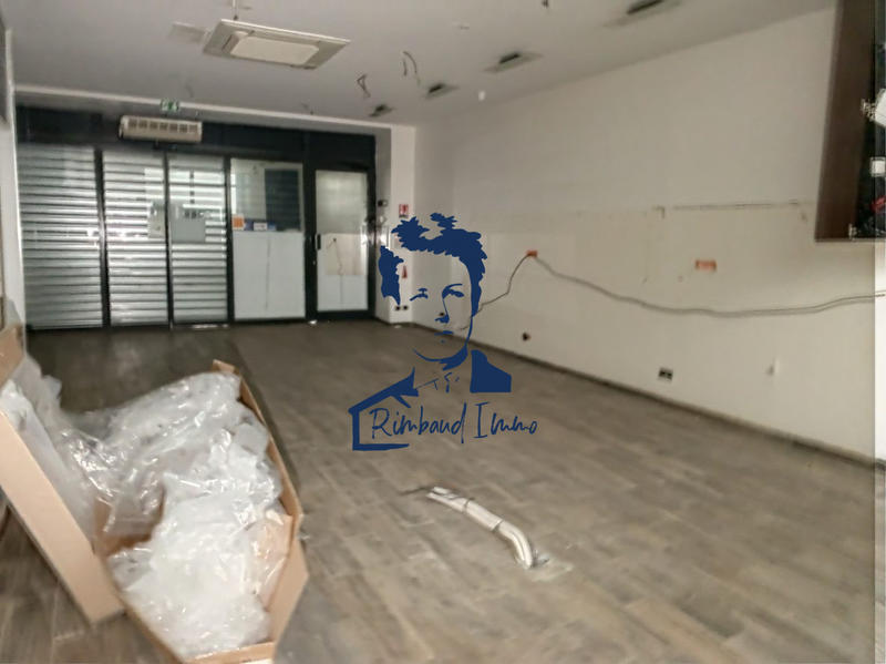 Local d'activités - 179 m² - 3 pièces