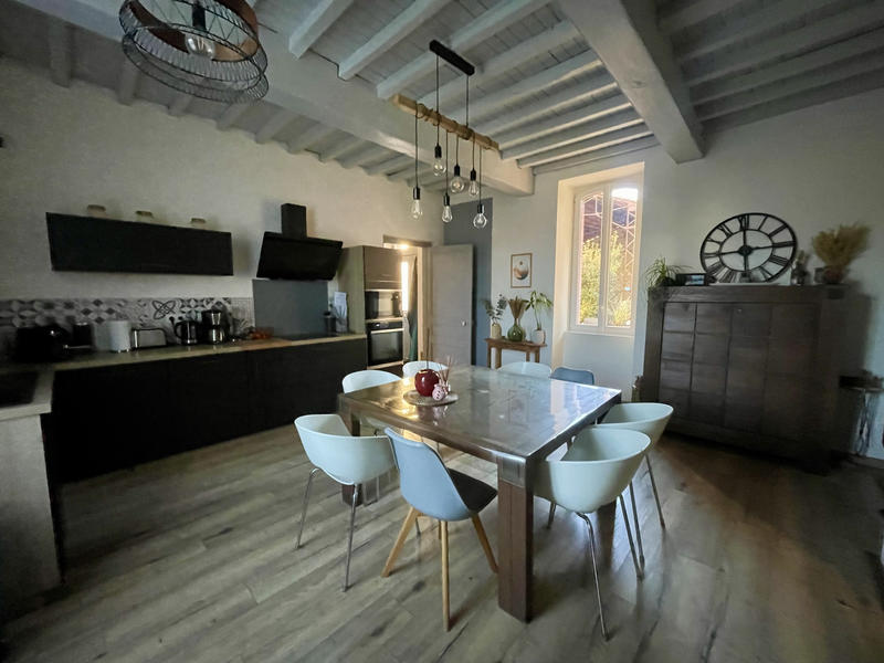 Maison - 197 m² - 6 pièces