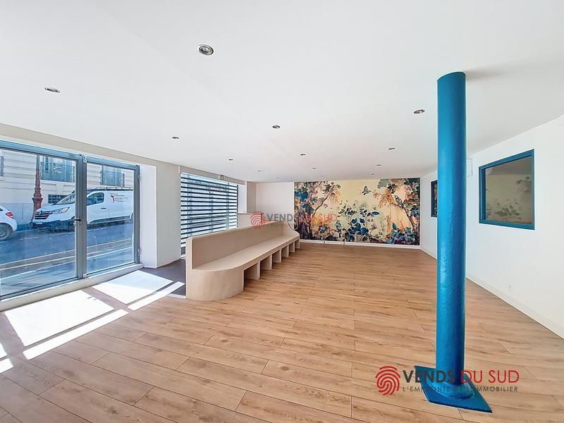 Local d'activités - 319 m²