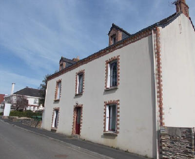 Maison - 186 m² - 8 pièces