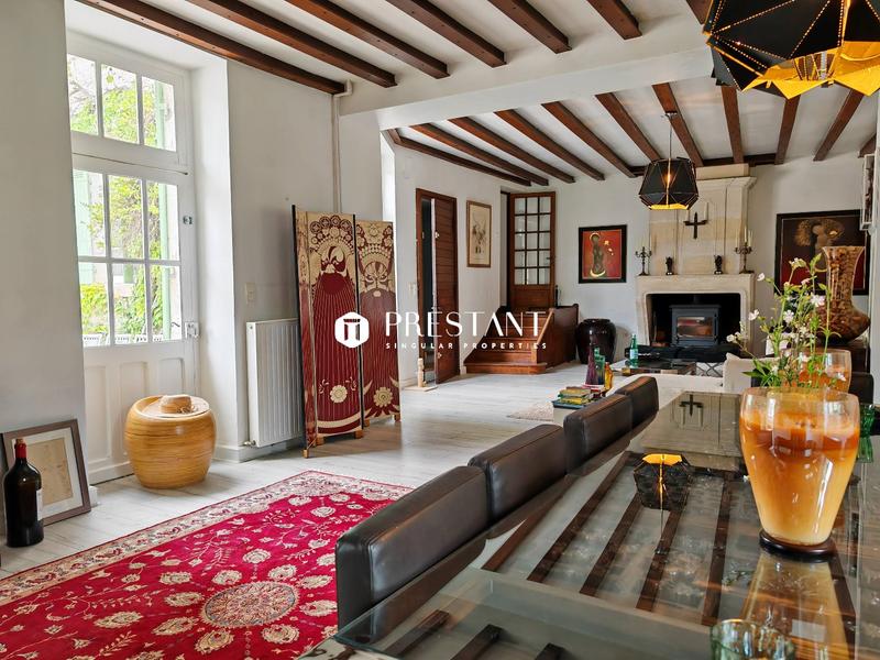 Demeure - 524 m² - 13 pièces