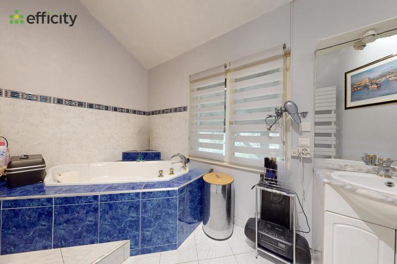 Maison - 144 m² - 5 pièces