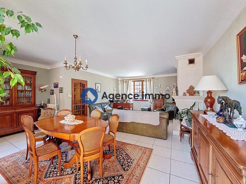 Maison - 170 m² - 8 pièces